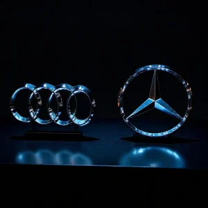 Фото по теме: что означают логотипы известных марок авто история колец audi и трехлучевой звезды mercedes